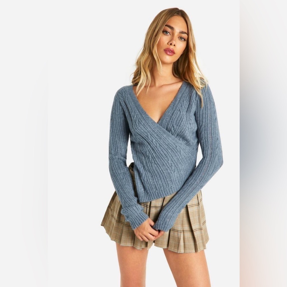 NWT, BOOHOO, size small, SOFT KNIT CABLE KNIT ASYMMETRIC WRAP JUMPER
